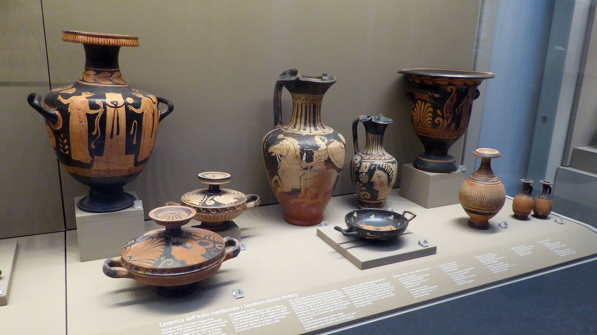 File:Southern Italian Pottery in Venice Archaeological Museum.JPG