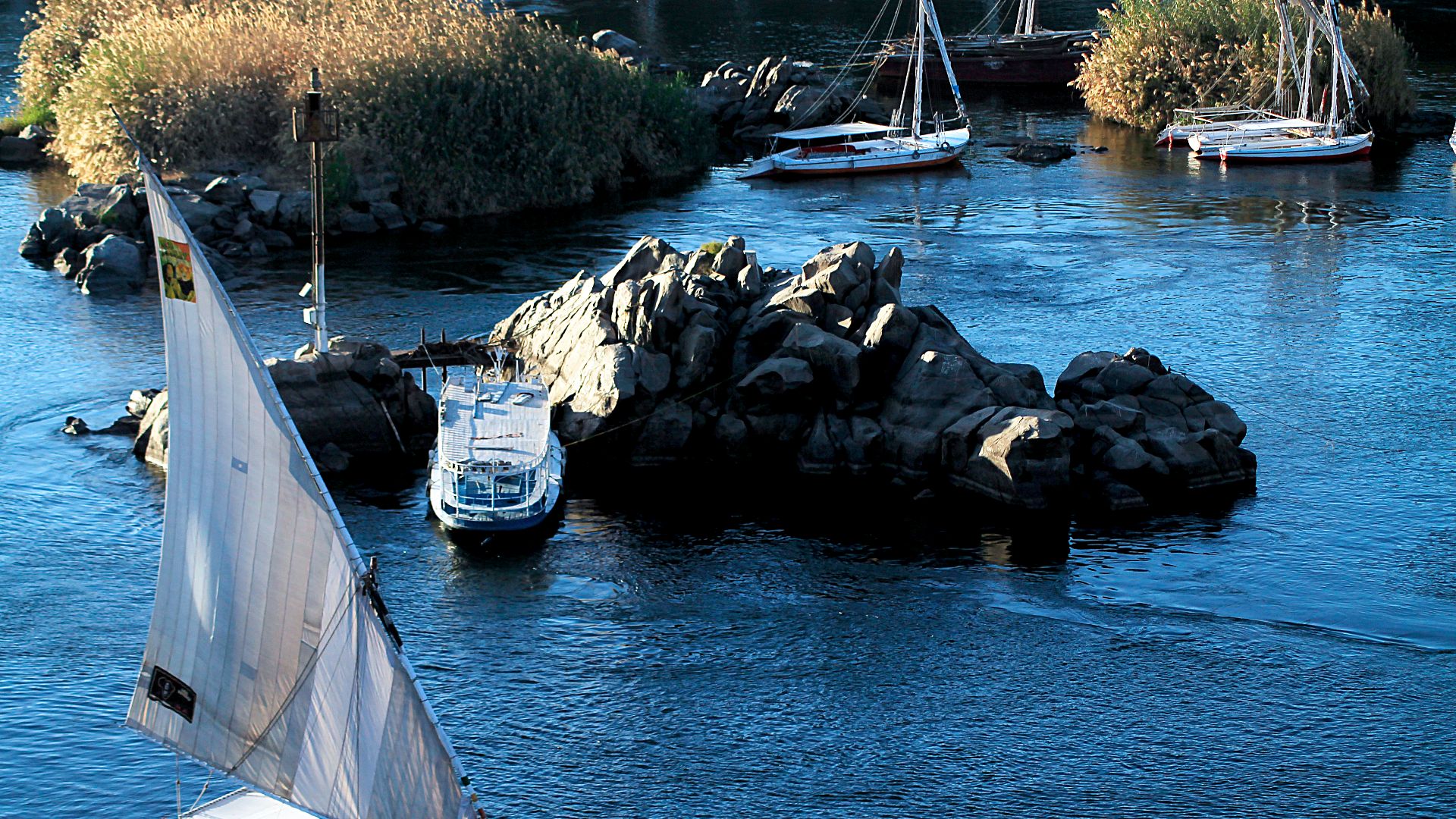 File:Nile River in Aswan.jpg
