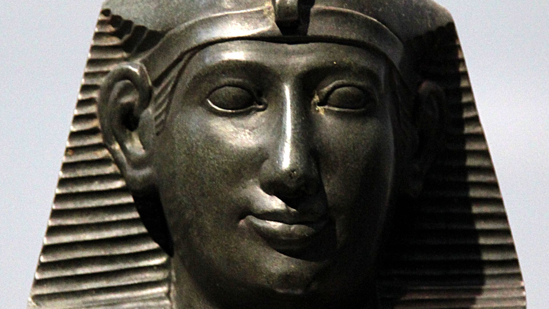 File:Statue Psamtik II Louvre.jpg