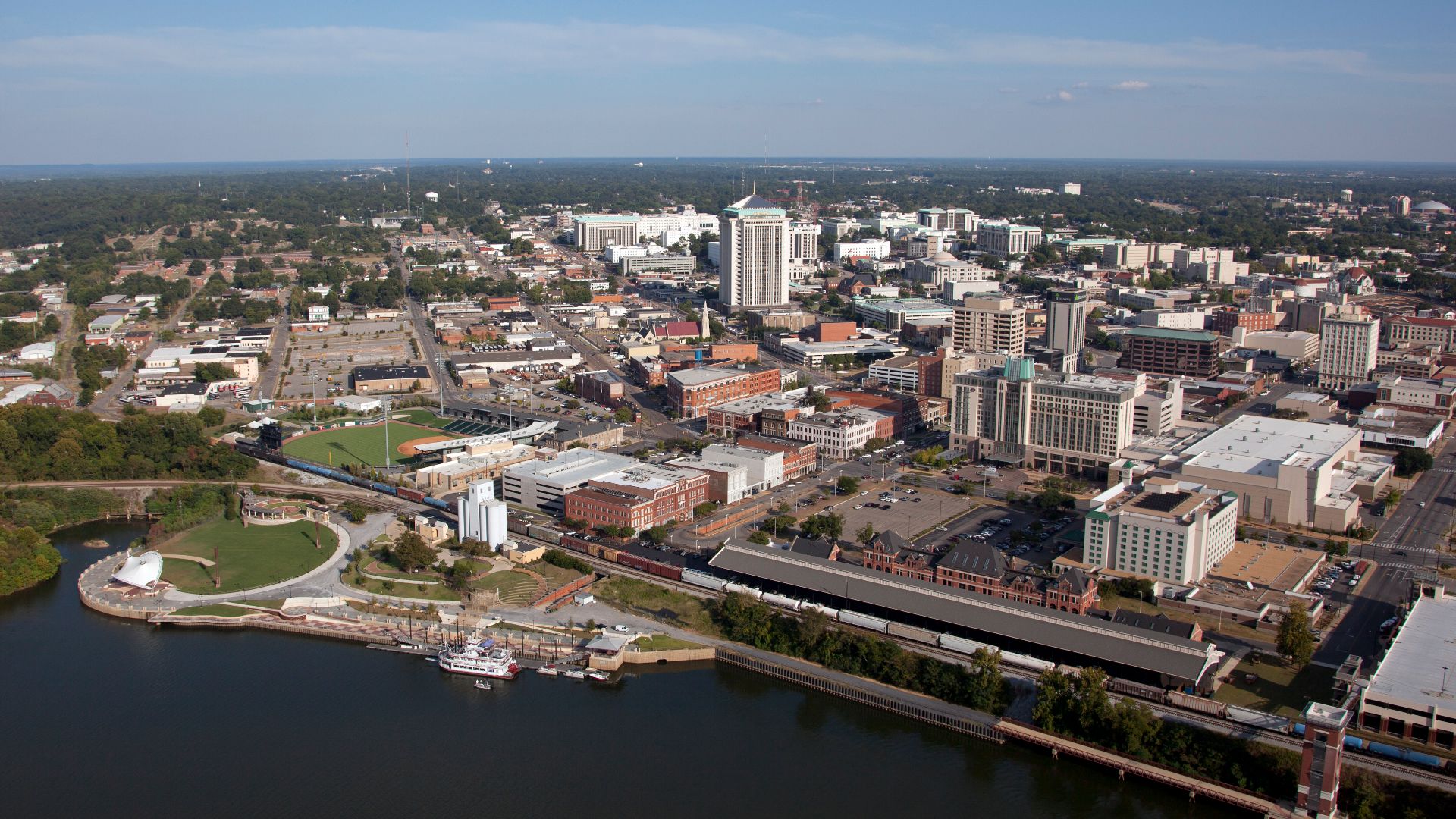 File:Aerial view of Montgomery, Alabama LCCN2011646683.jpg