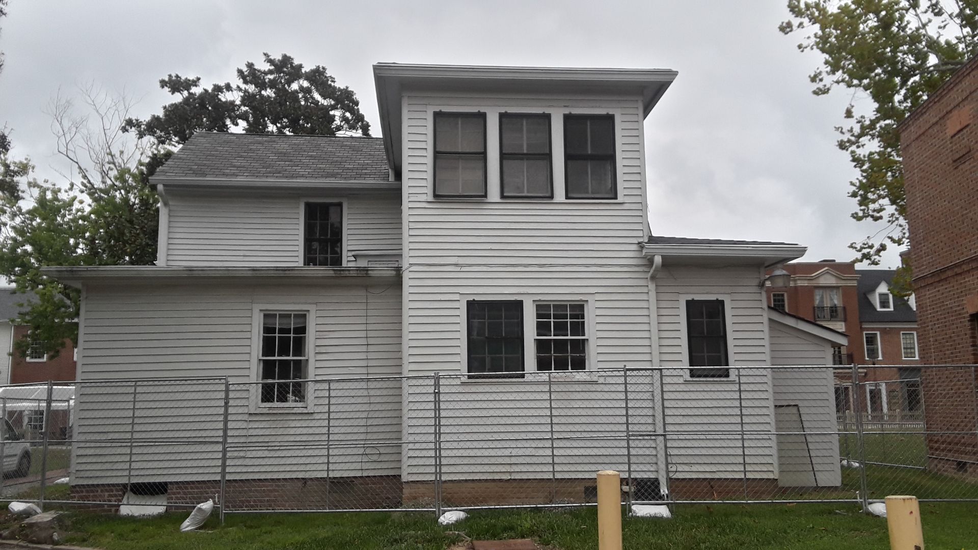 File:Williamsburg Bray School building in October 2021.jpg