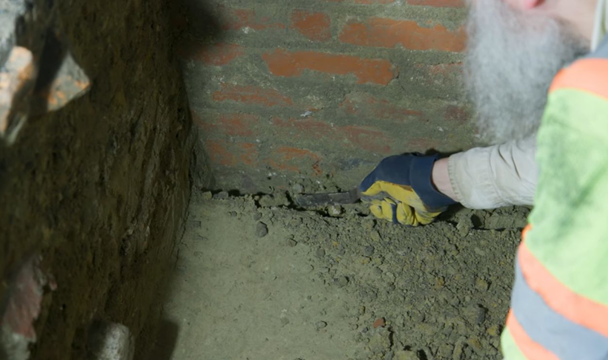 Archaeologists Uncover Williamsburg Bray School Foundation 