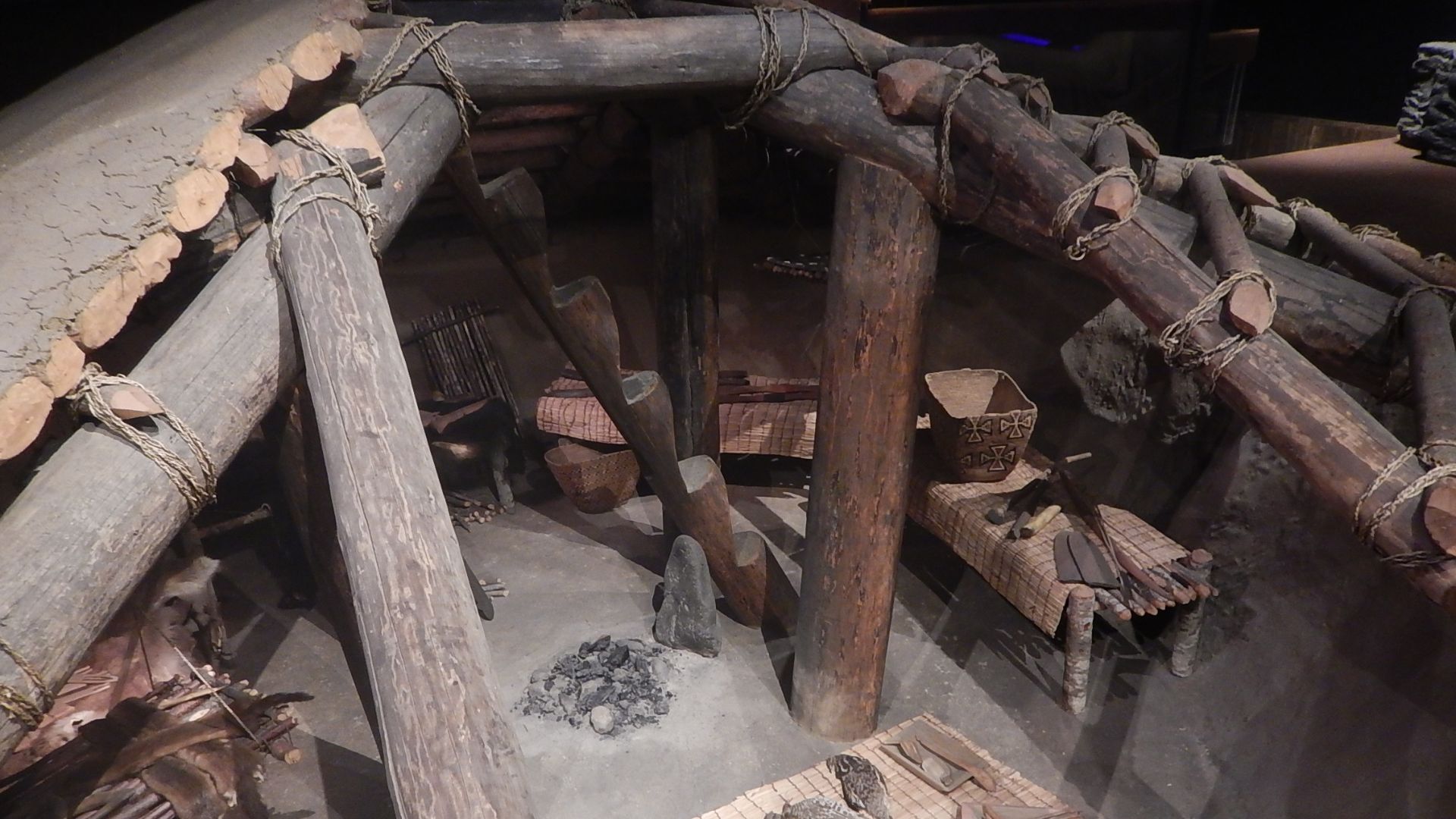 File:FPG-Secwepemc-Kekuli-PitHouse3 (RBCMuseum).jpg