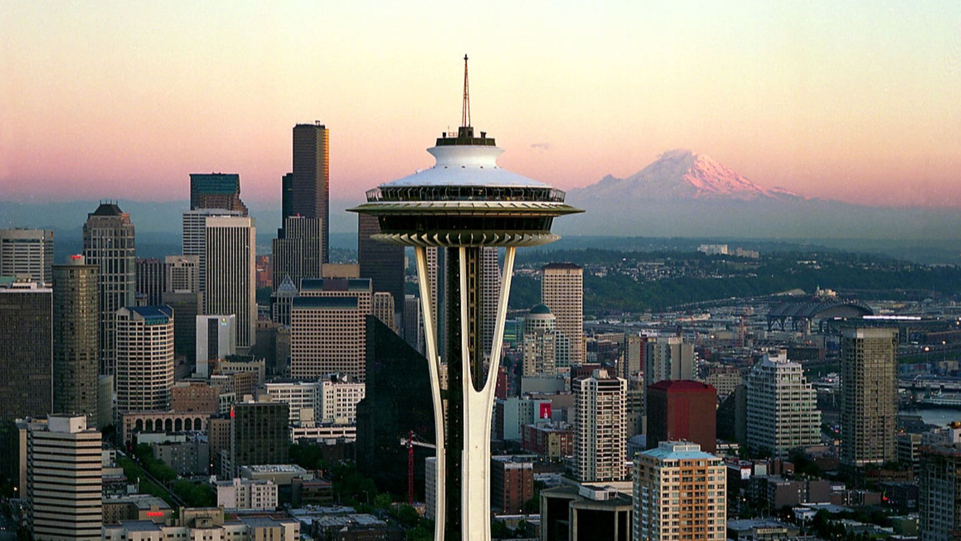 File:Space Needle with skyline and Mount Rainier at sunset, 2000 (3293292089).jpg