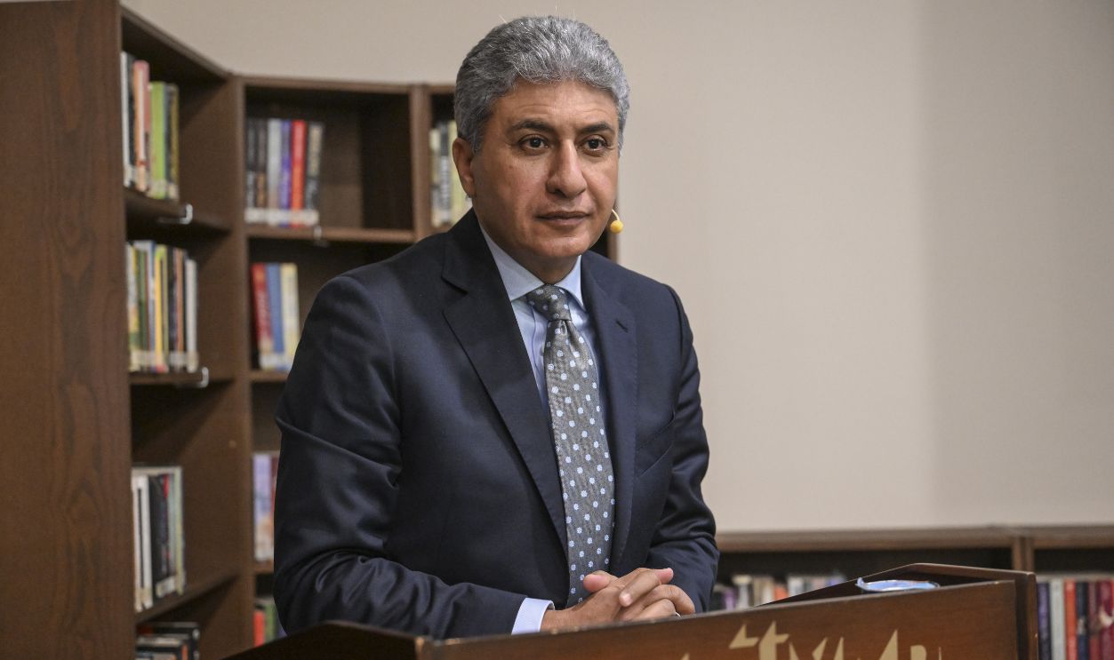 Egyptian Officials Celebrate The Find