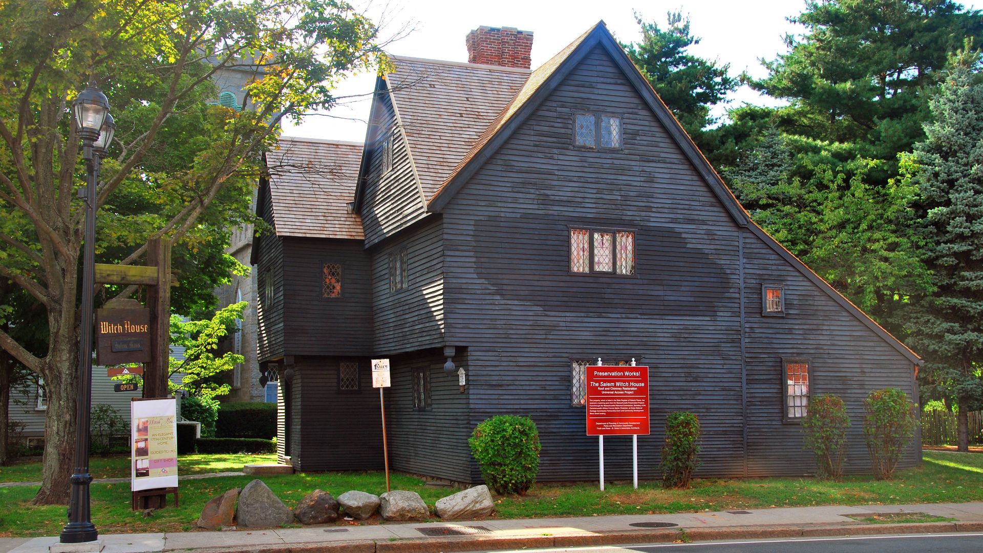 File:The witch house salem 2009.JPG