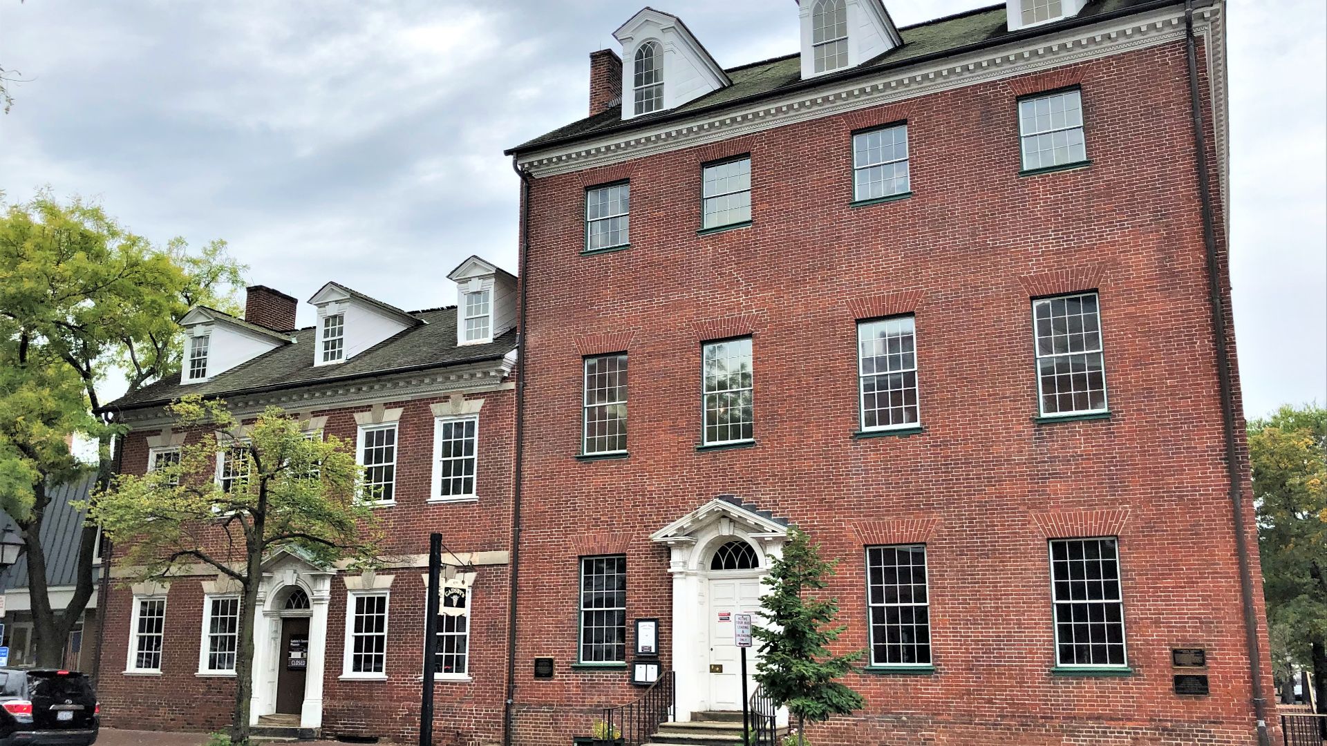 File:2021 Gadsby's Tavern, 134 and 138 North Royal Street at Cameron, Alexandria.jpg