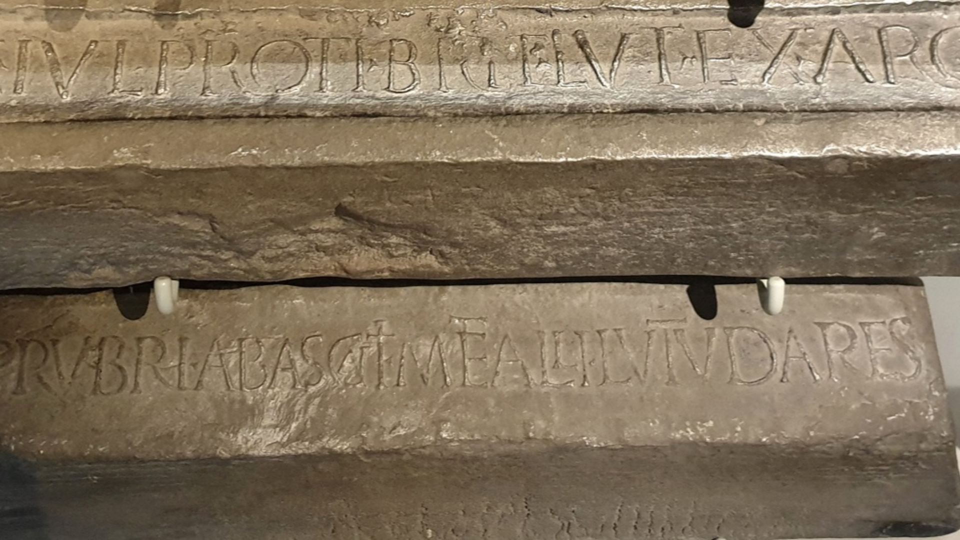 File:Replica Roman lead ingots on display in Buxton Museum.jpg