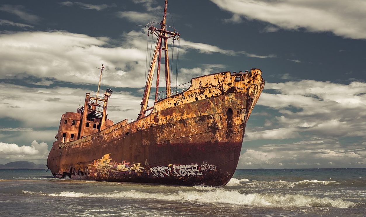 A New Kind of Shipwreck Looting?