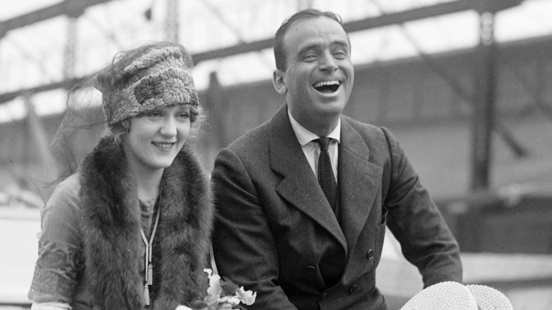 File:Douglas Fairbanks and Mary Pickford 02.jpg