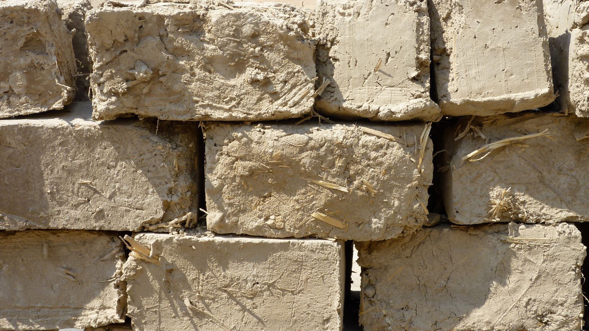 File:Mudbricks in Palestine 2011.jpg