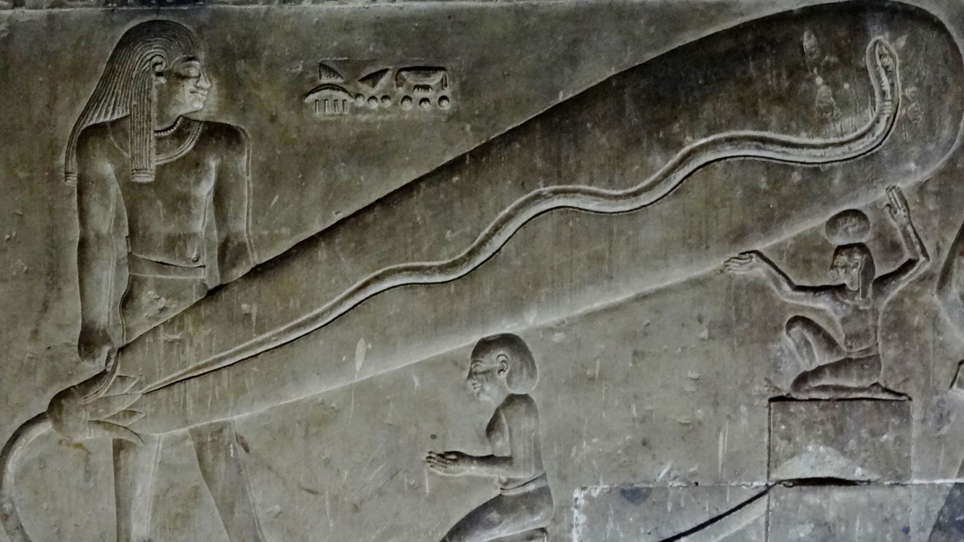 File:Dendera Krypta 48 (cropped).jpg