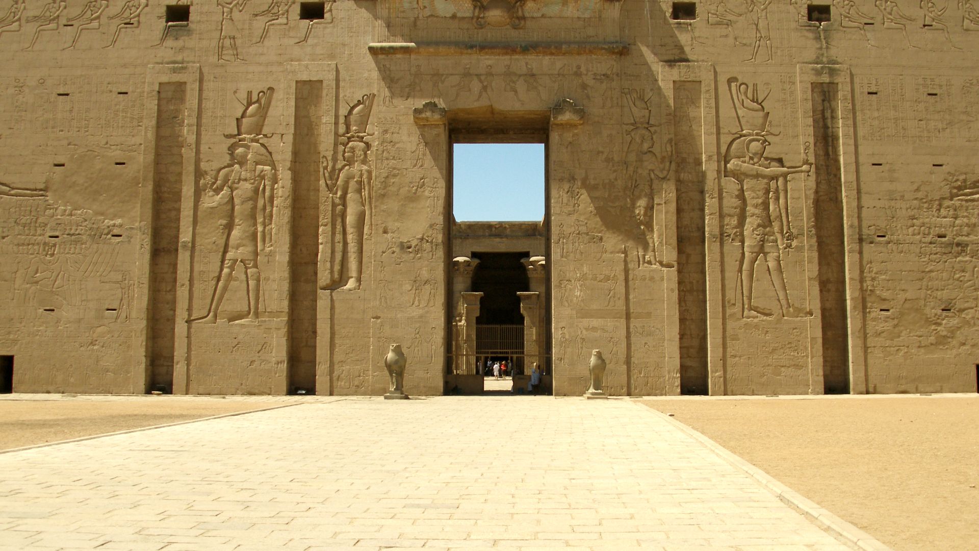 File:Temple of Edfu, Pylon 2, Egypt.jpg