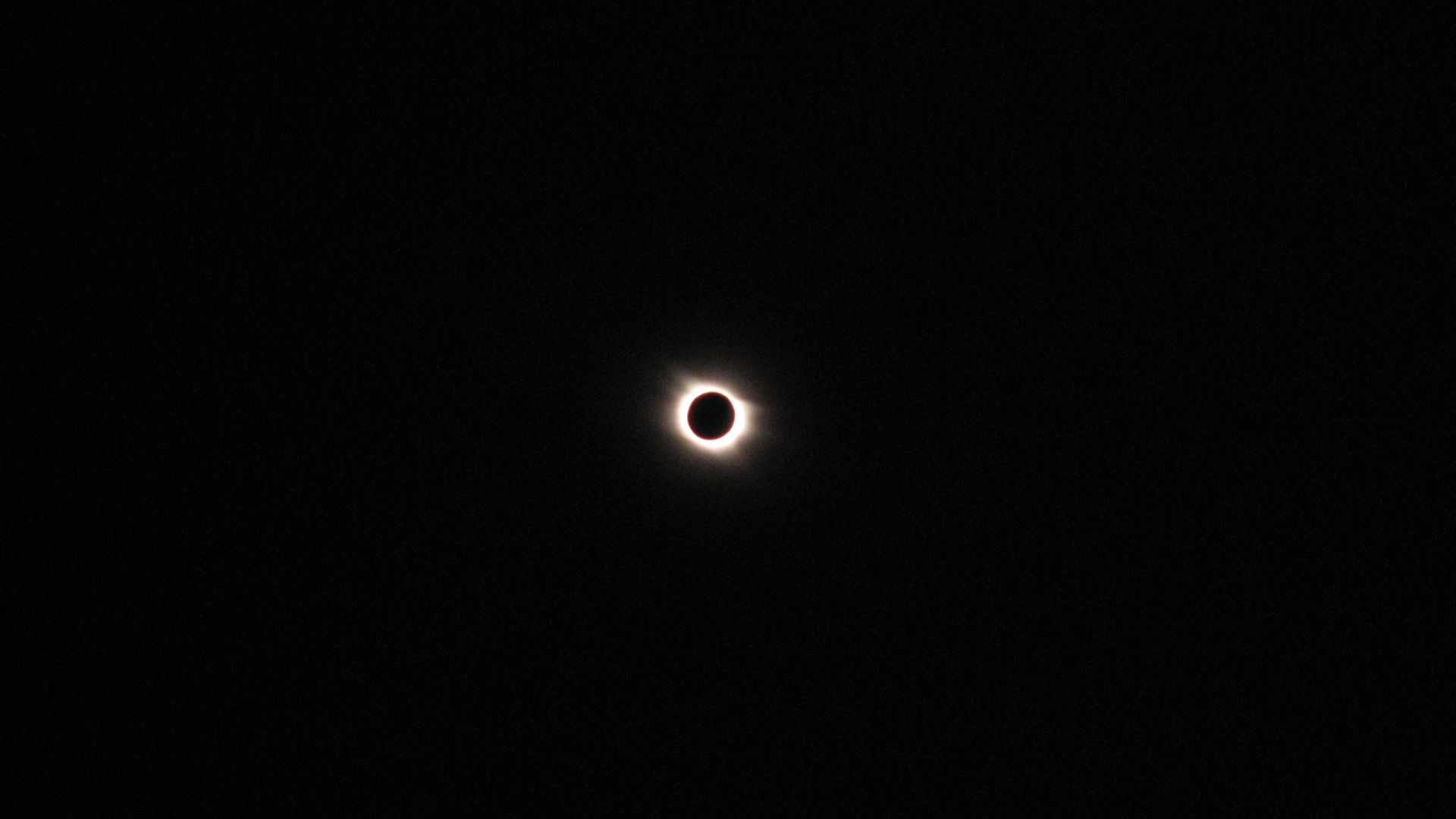 File:Total solar eclipse during totality, March 29, 2006, Sallum, Egypt.jpg