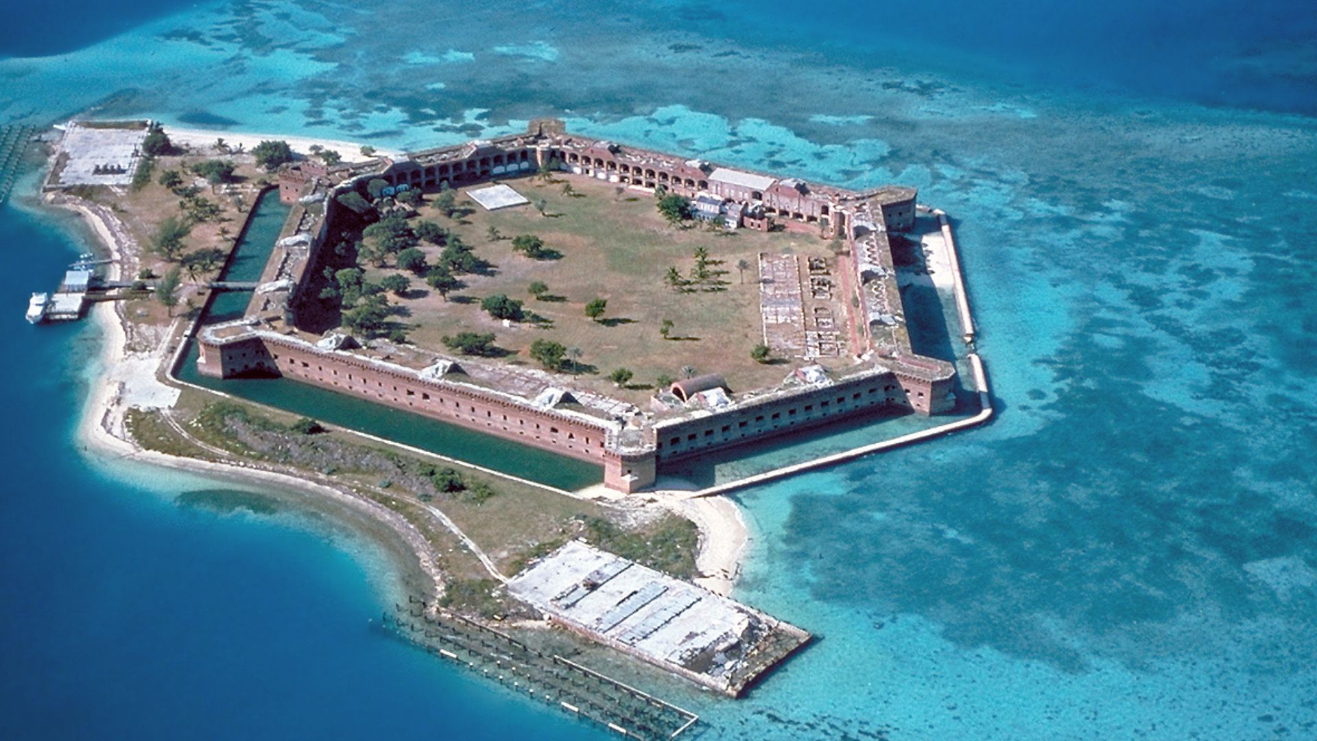File:Fort-Jefferson Dry-Tortugas.jpg