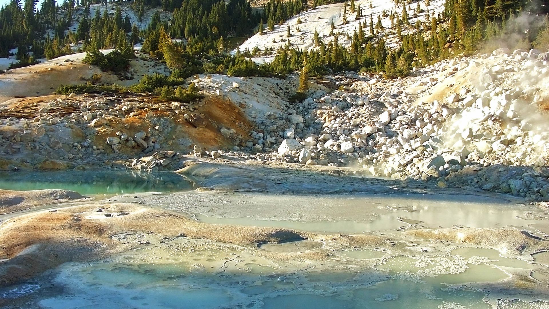 File:Bumpass Hell, Lassen Volcanic National Park, California (23237985341).jpg