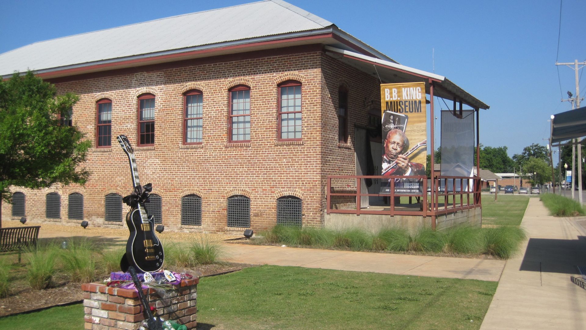 File:BB King Museum.JPG