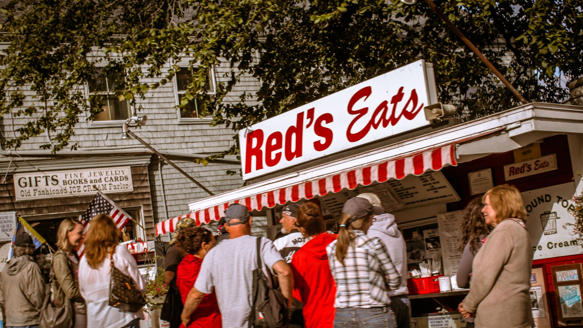 File:Red's Eats, Wiscasset, Maine, USA 2012.jpg