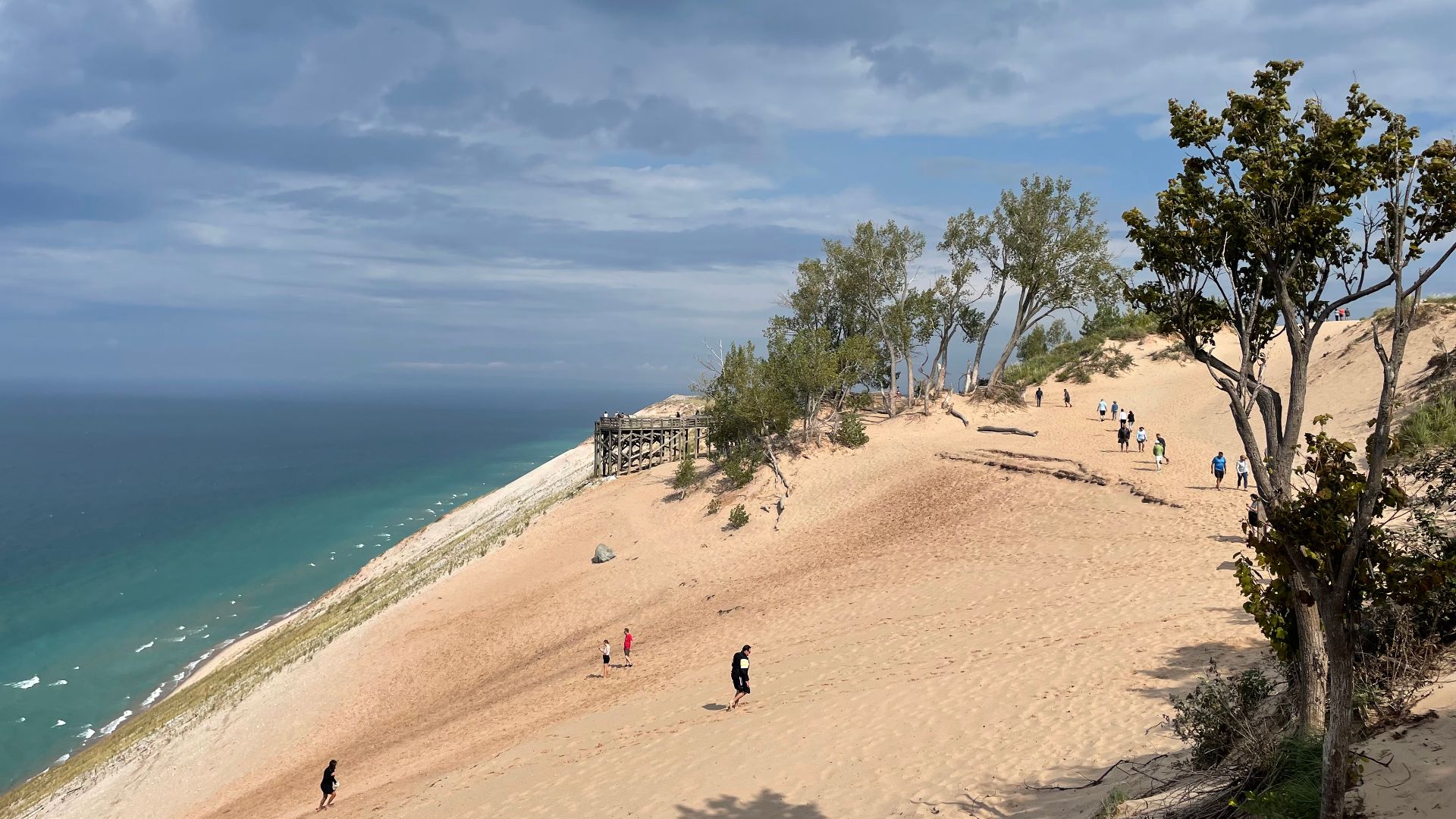 File:Sleeping Bear Dunes Overlook.jpg