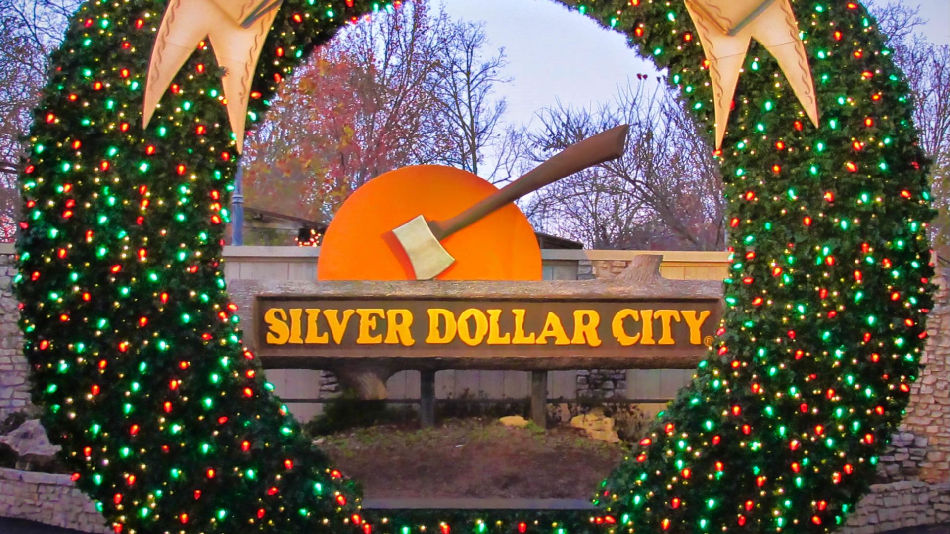 File:Silver Dollar City (22854131313).jpg