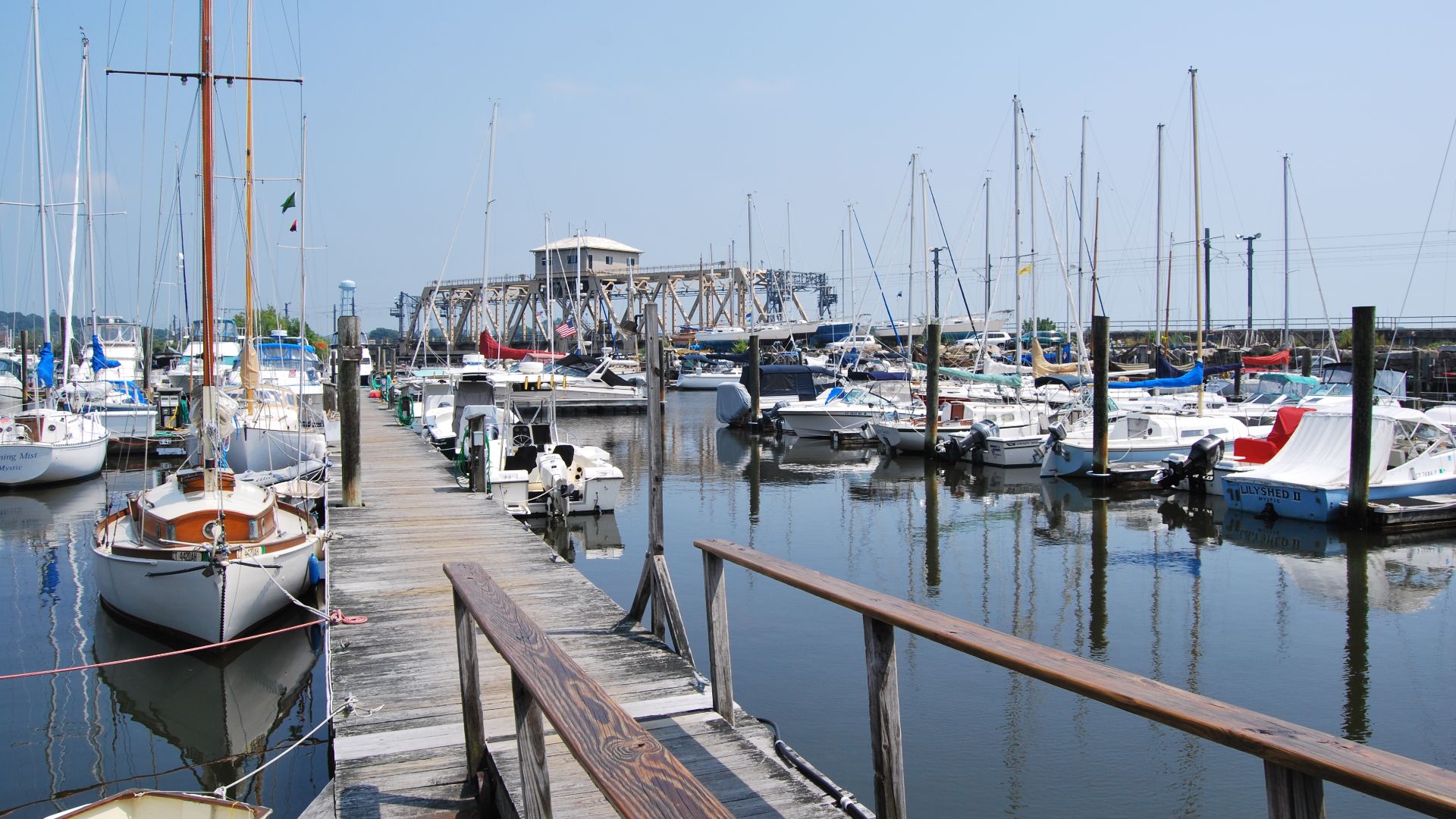 File:Marina in the Mystic River, Mystic, CT.JPG