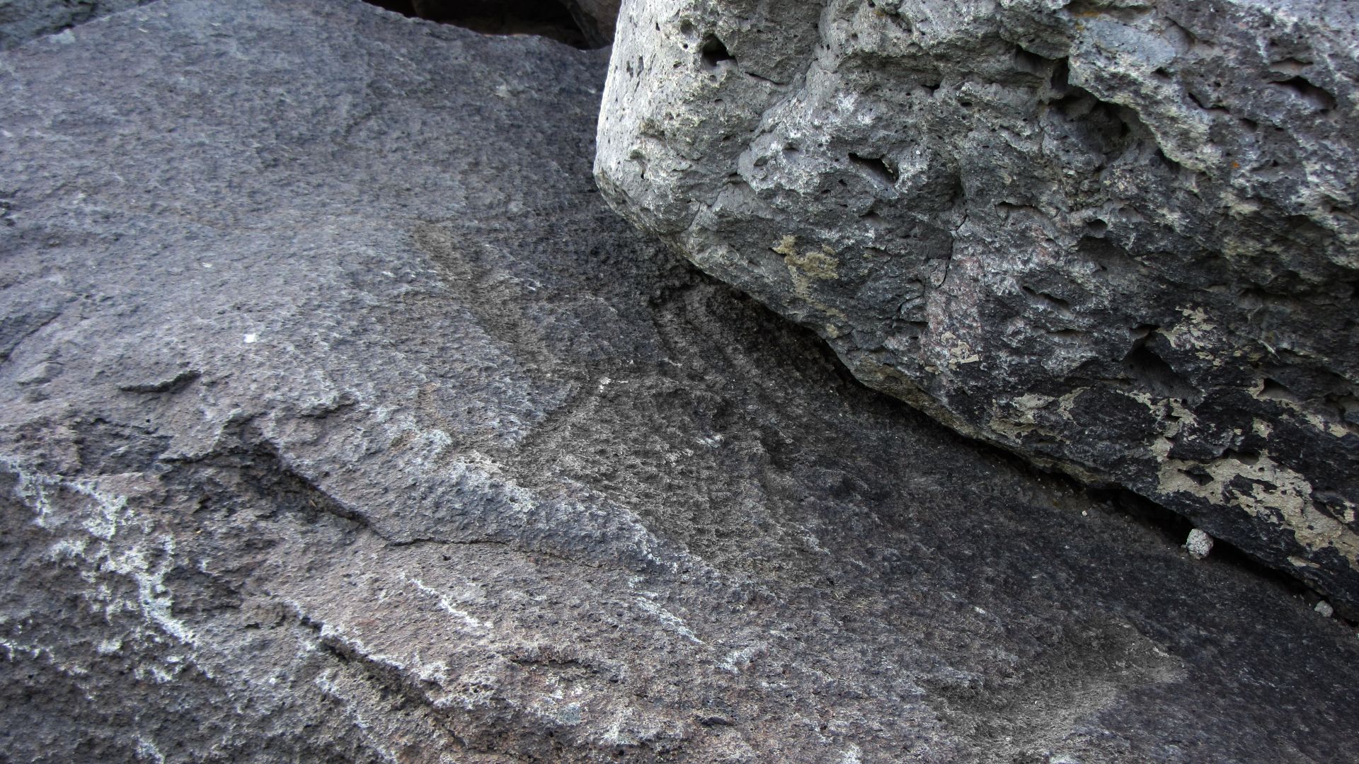 File:Petroglyphs from Ukhtasar Mountain 01.jpg