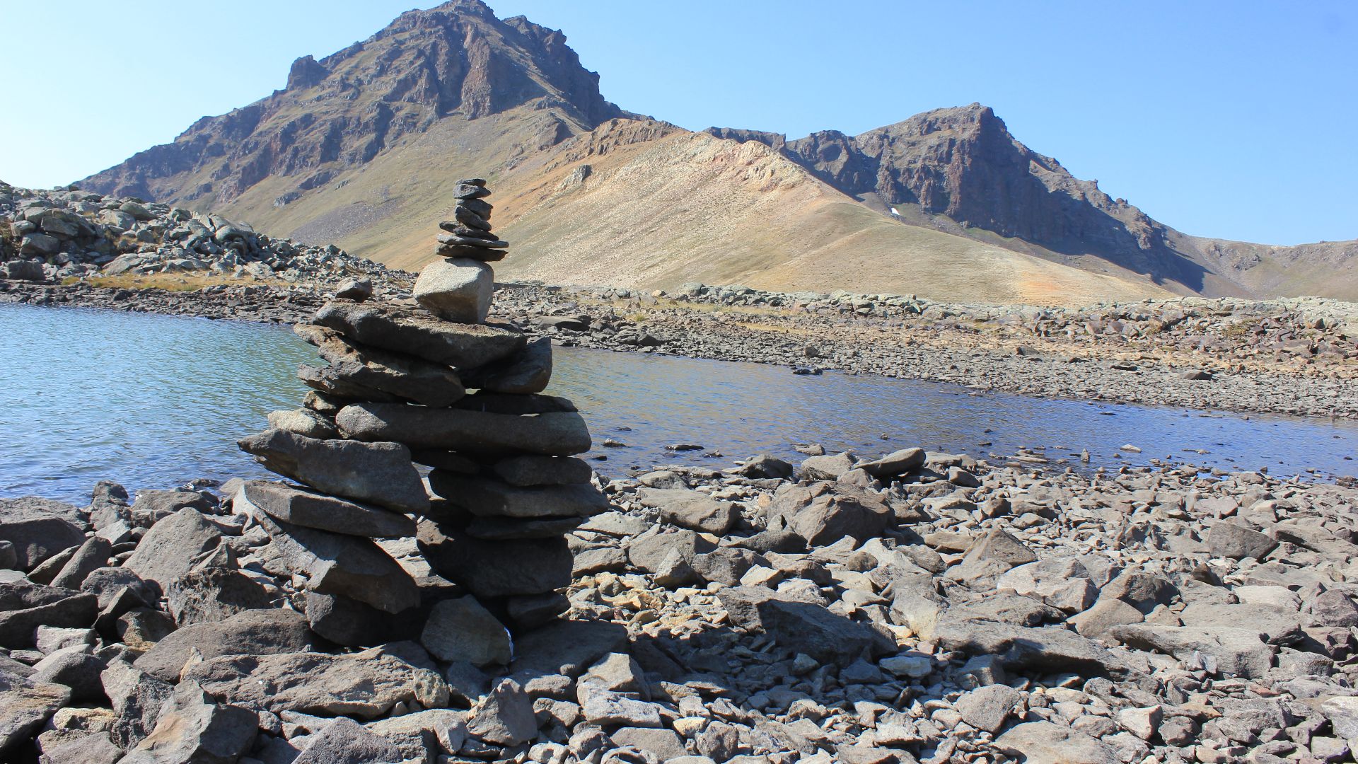 File:Petroglyphs from Ukhtasar 15092019 (199).jpg