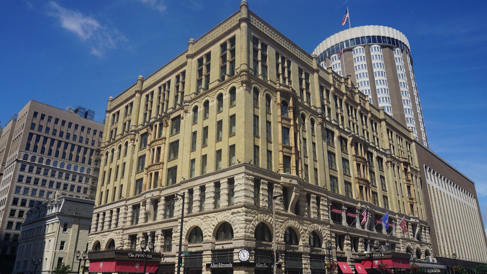 File:Milwaukee August 2022 068 (Pfister Hotel).jpg