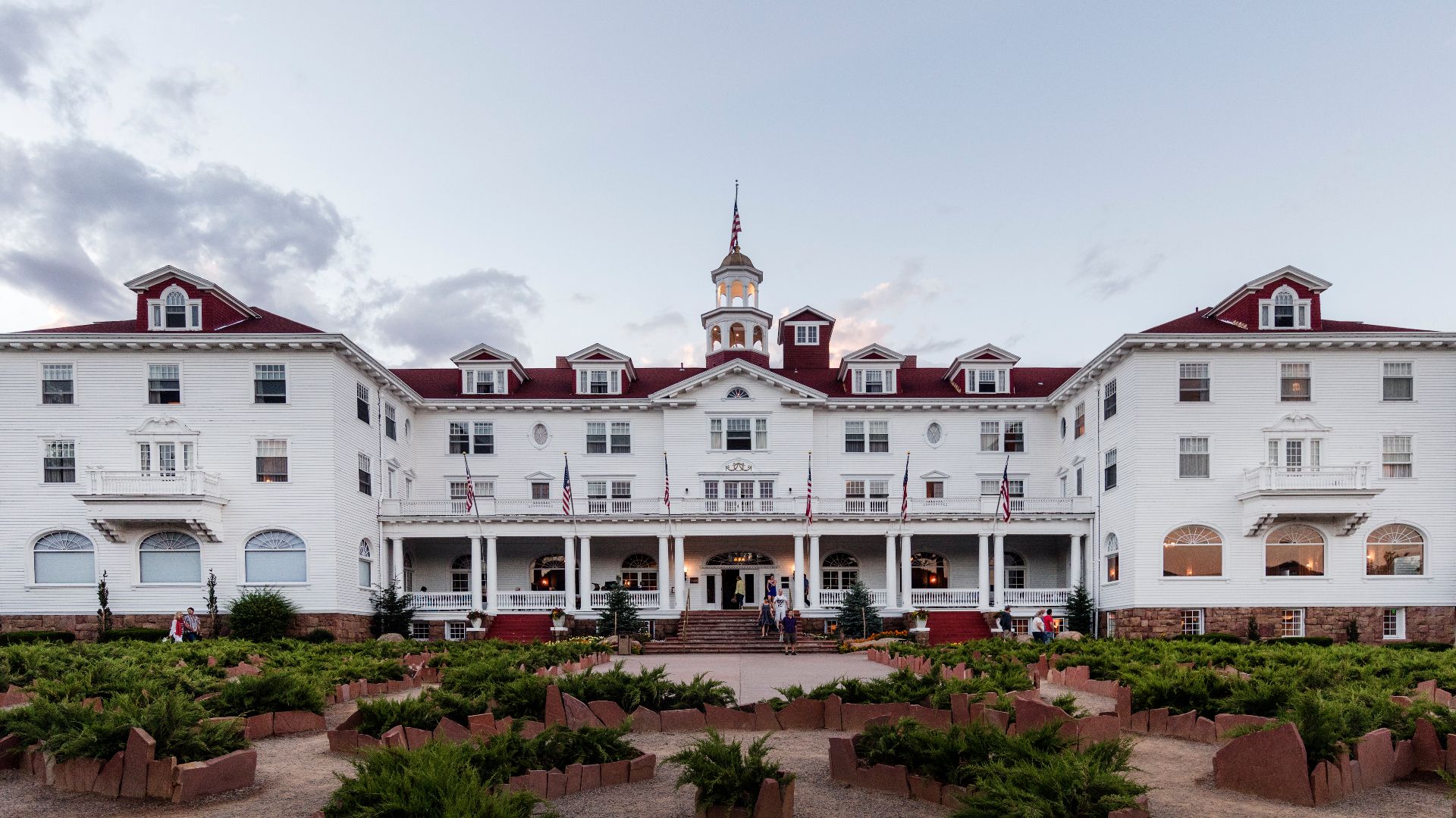 File:The Stanley Hotel in Estes Park, a town on the eastern edge of Rocky Mountain National Park in north-central Colorado LCCN2015633407.jpg
