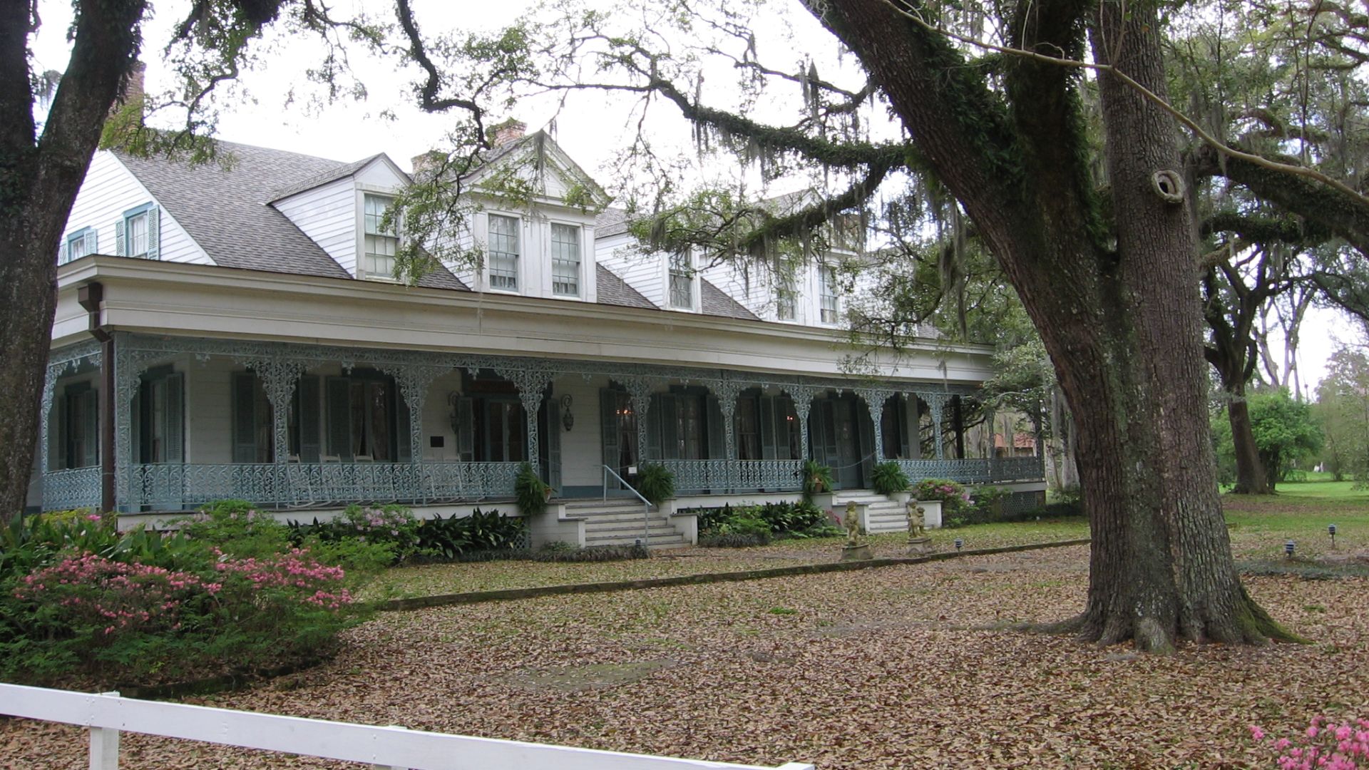 File:Myrtles Plantation Louisiana.jpg