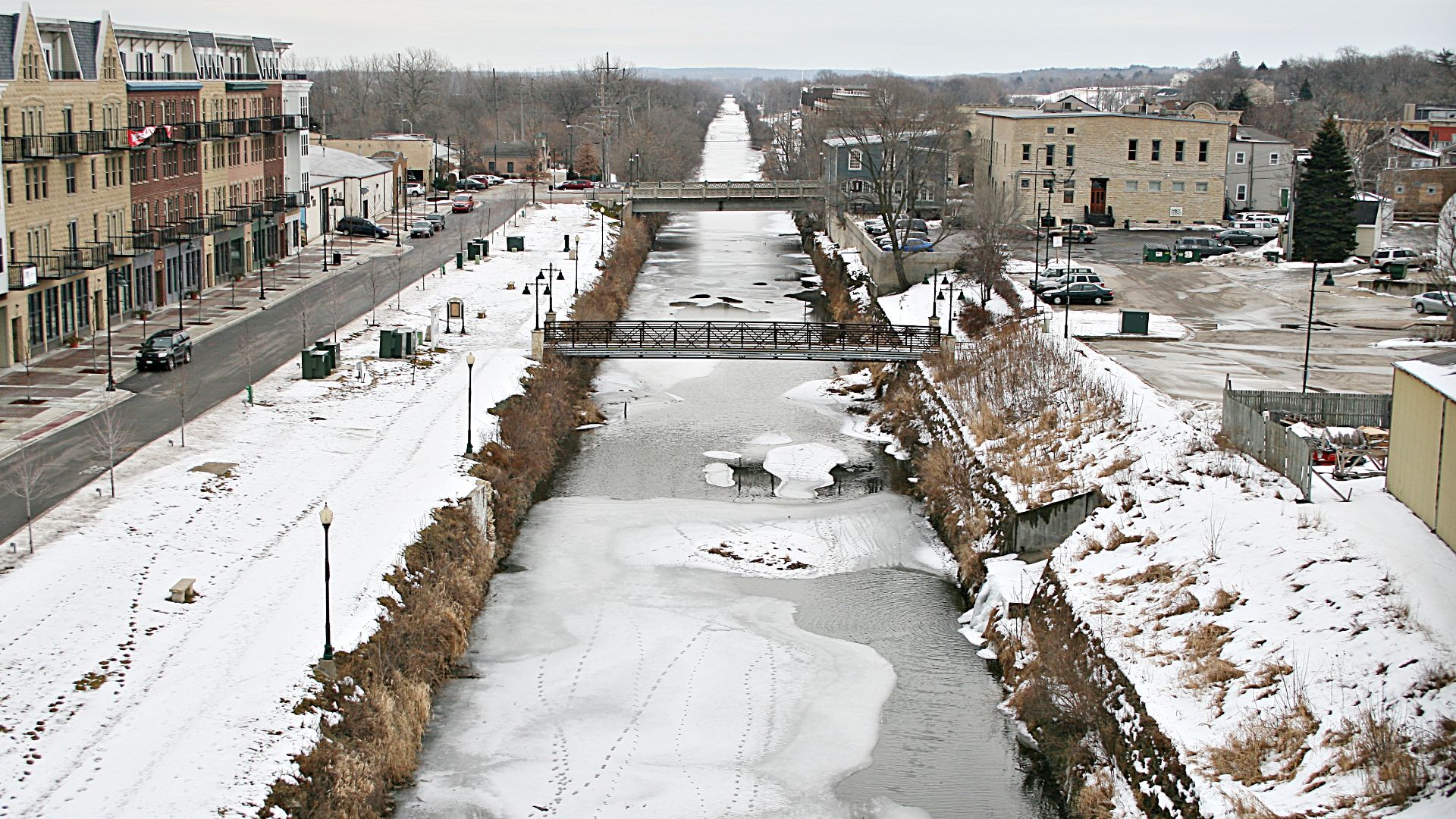 File:Illinois and Michigan Canal,2010-01-23.jpg