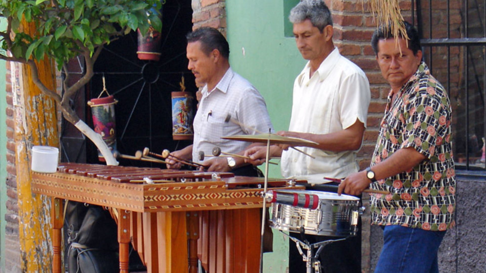 File:Marimba tlaquepaque.jpg