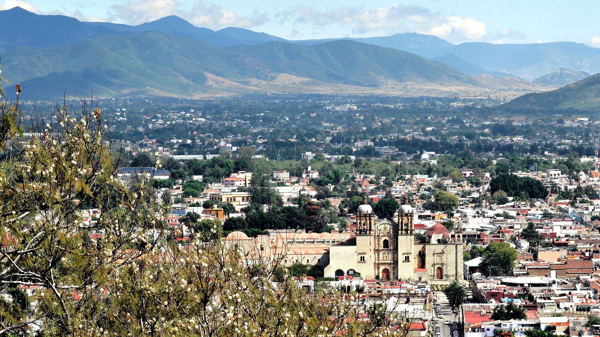 File:Oaxaca de Juárez, vistas 3.jpg