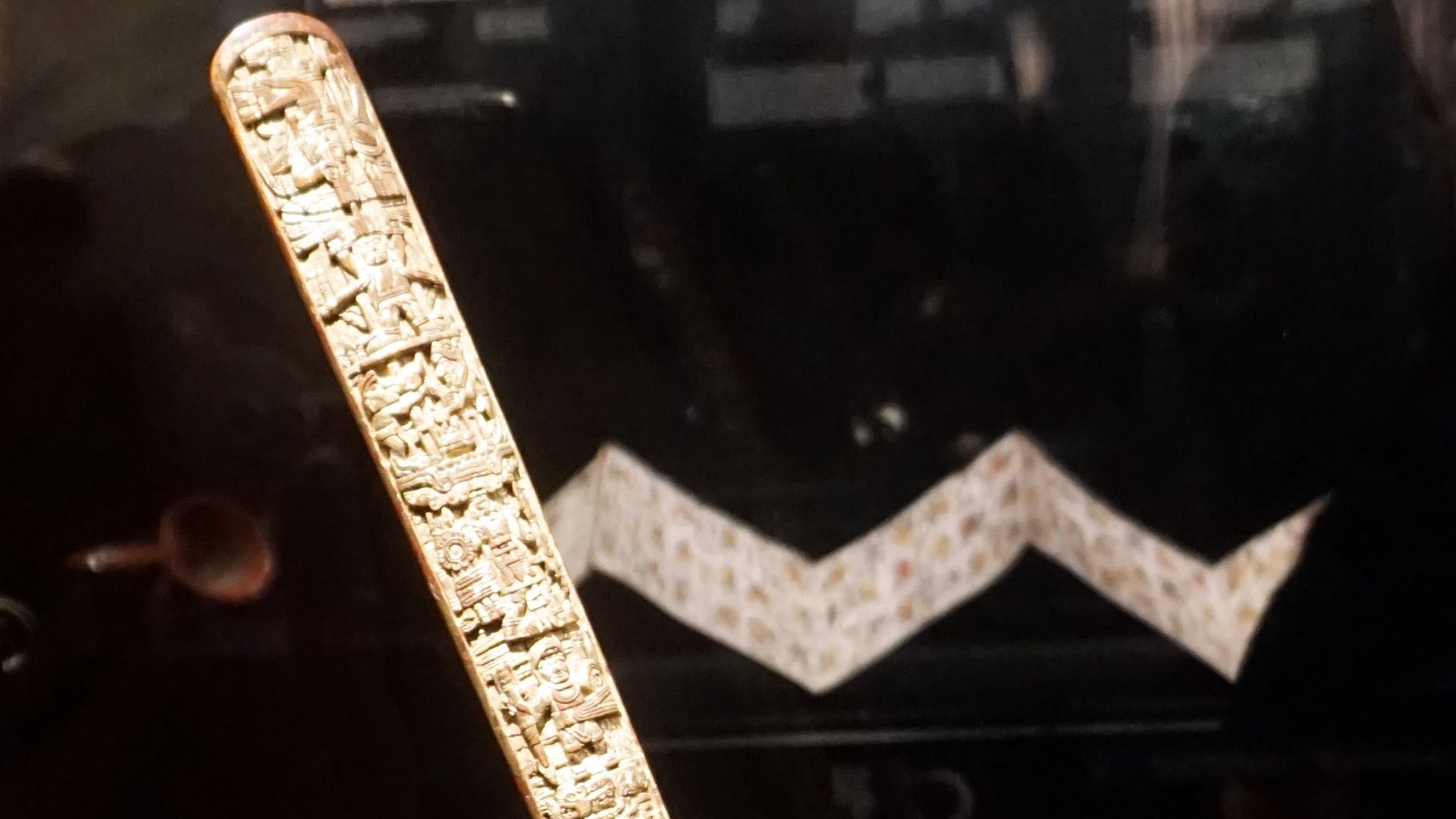 File:Atlatl spear-thrower (DSC07976a).jpg