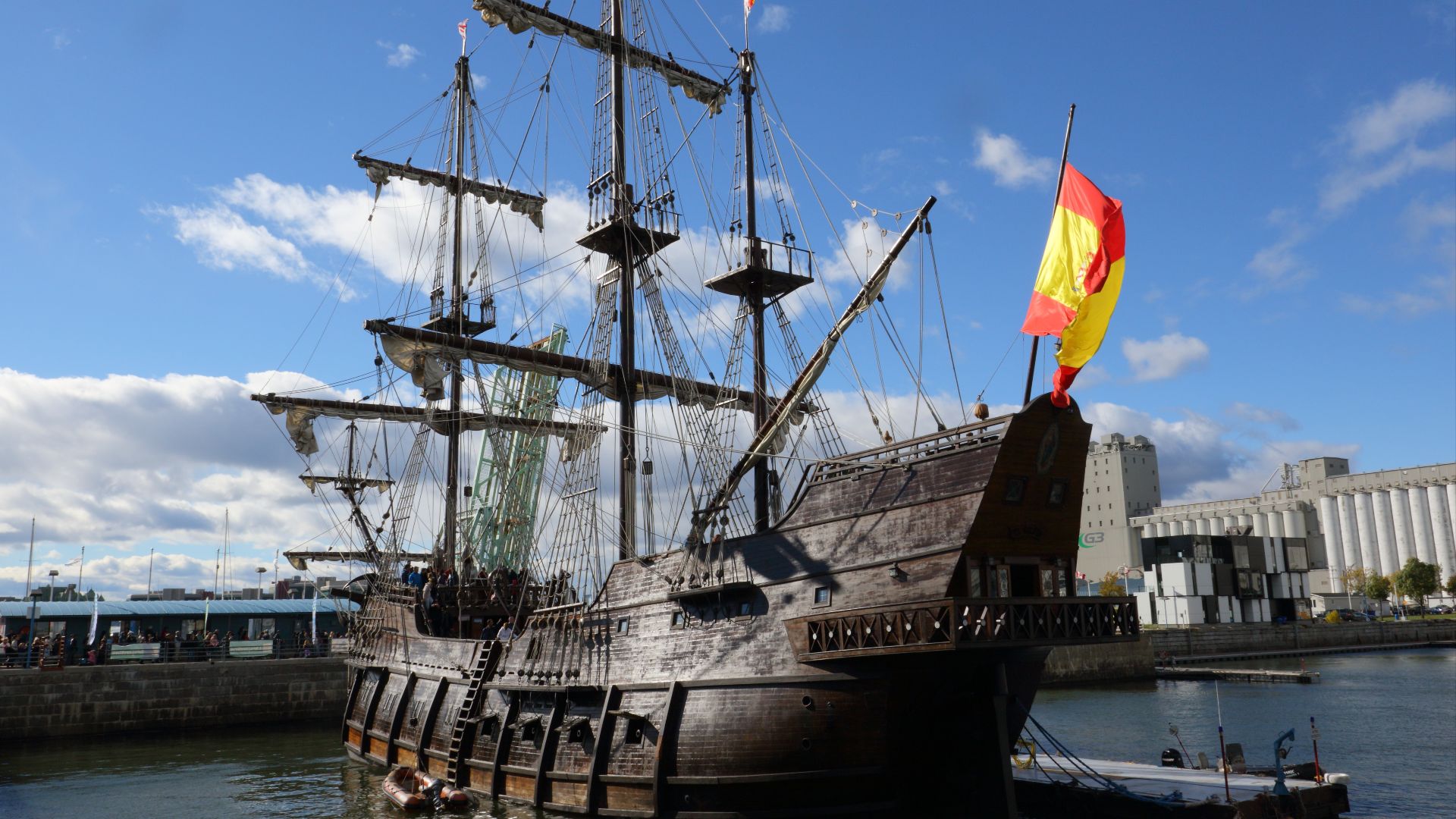 File:Galeón Andalucía Quebec City 02.jpg