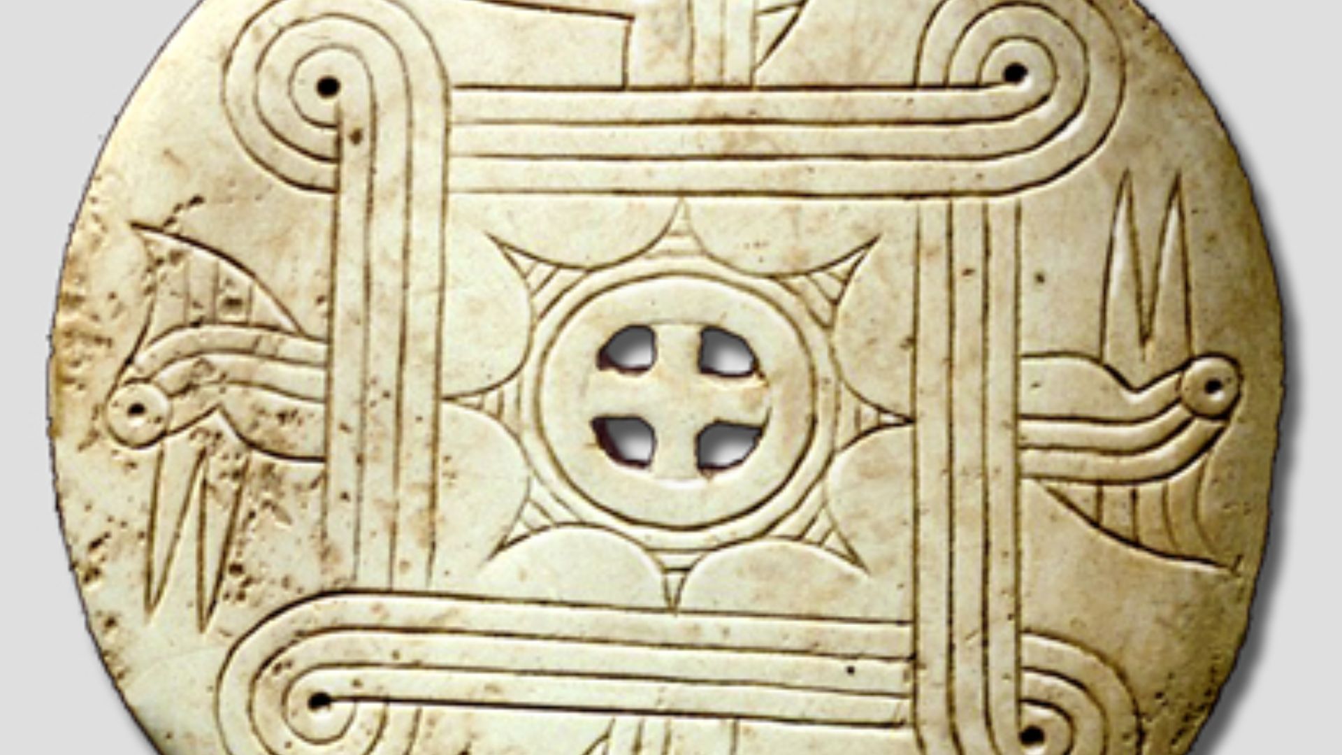 File:Cox style gorget HRoe 2012.jpg