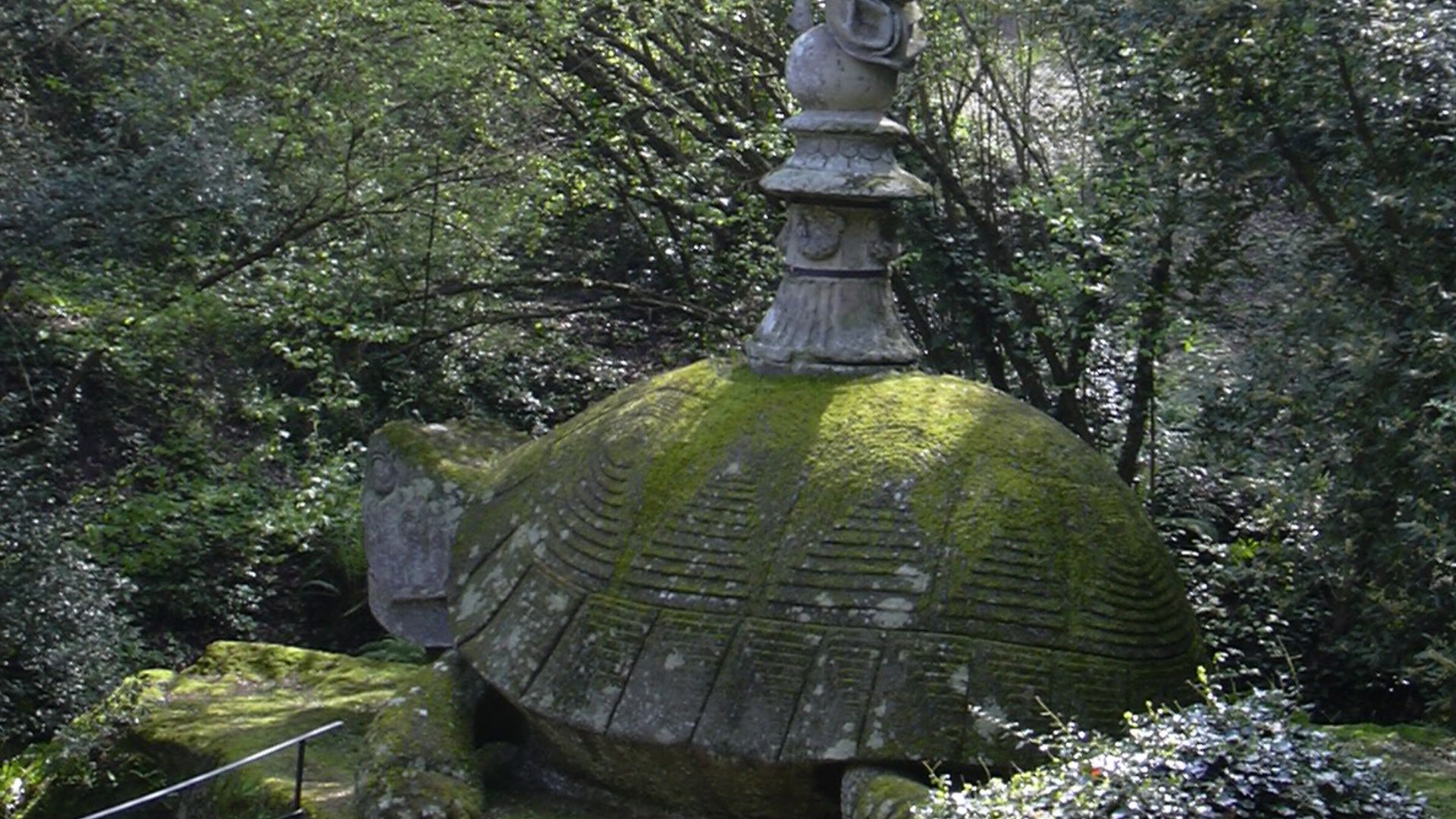 File:Bomarzo Park Schildkröte.JPG