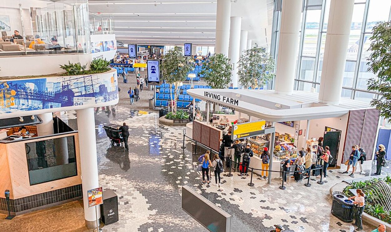 LaGuardia Airport (LGA)