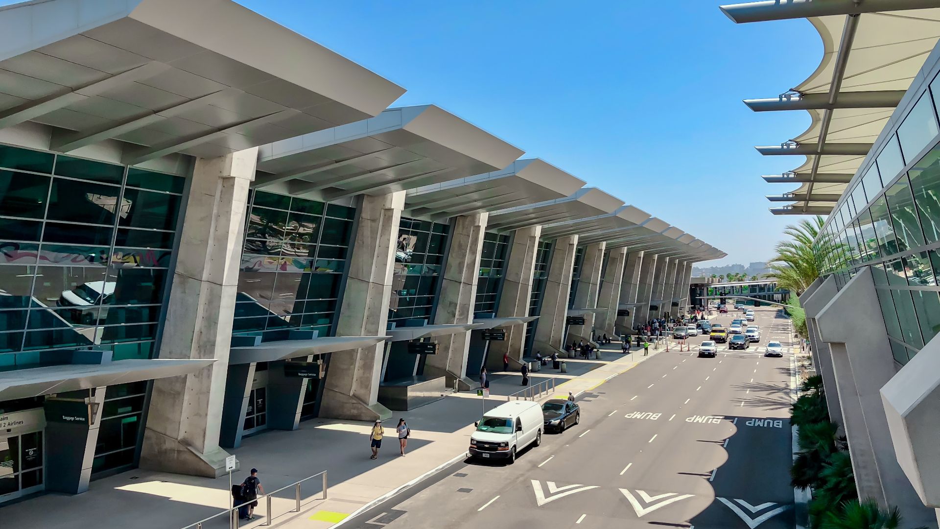 File:San Diego International Airport (KSAN) Terminal 2 (upper deck) - August 2018.jpg
