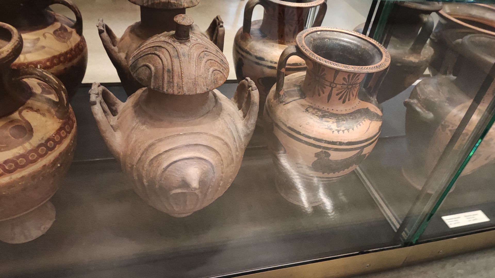 File:Etruscan pottery, Medelhavsmuseet 2.jpg