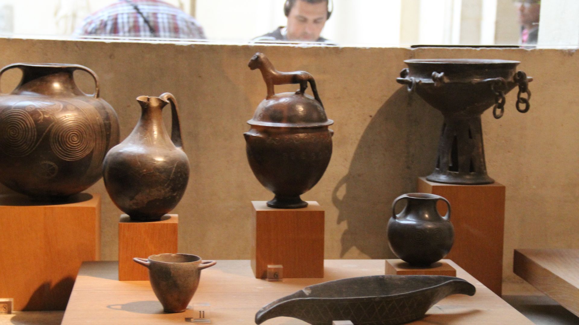 File:Etruscan Pottery (28273311236).jpg