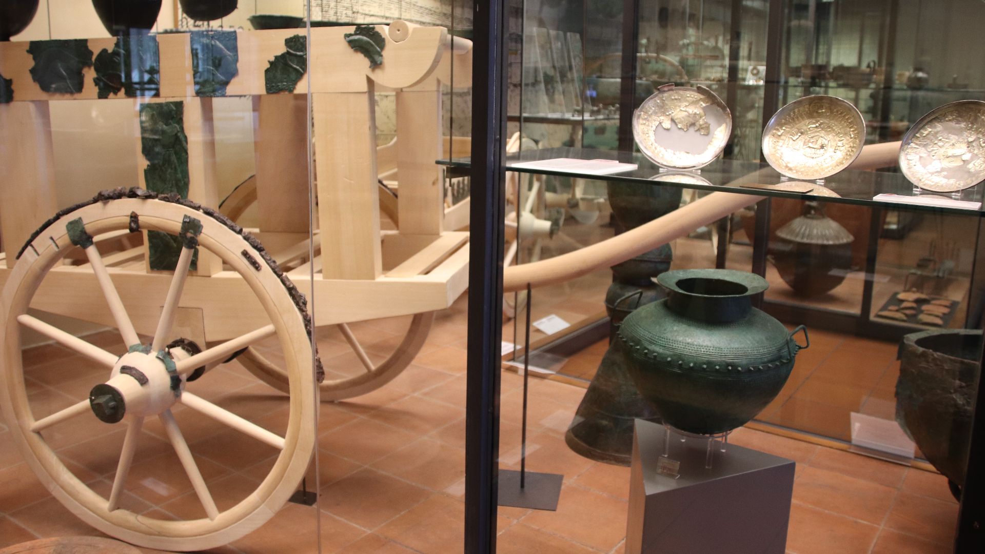File:Etruscan Chariot (48465545701).jpg