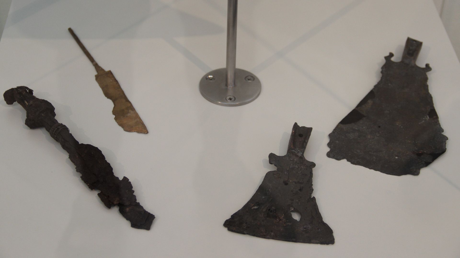 File:Iron Weapons from Etruscan Warrior Grave (28694953196).jpg