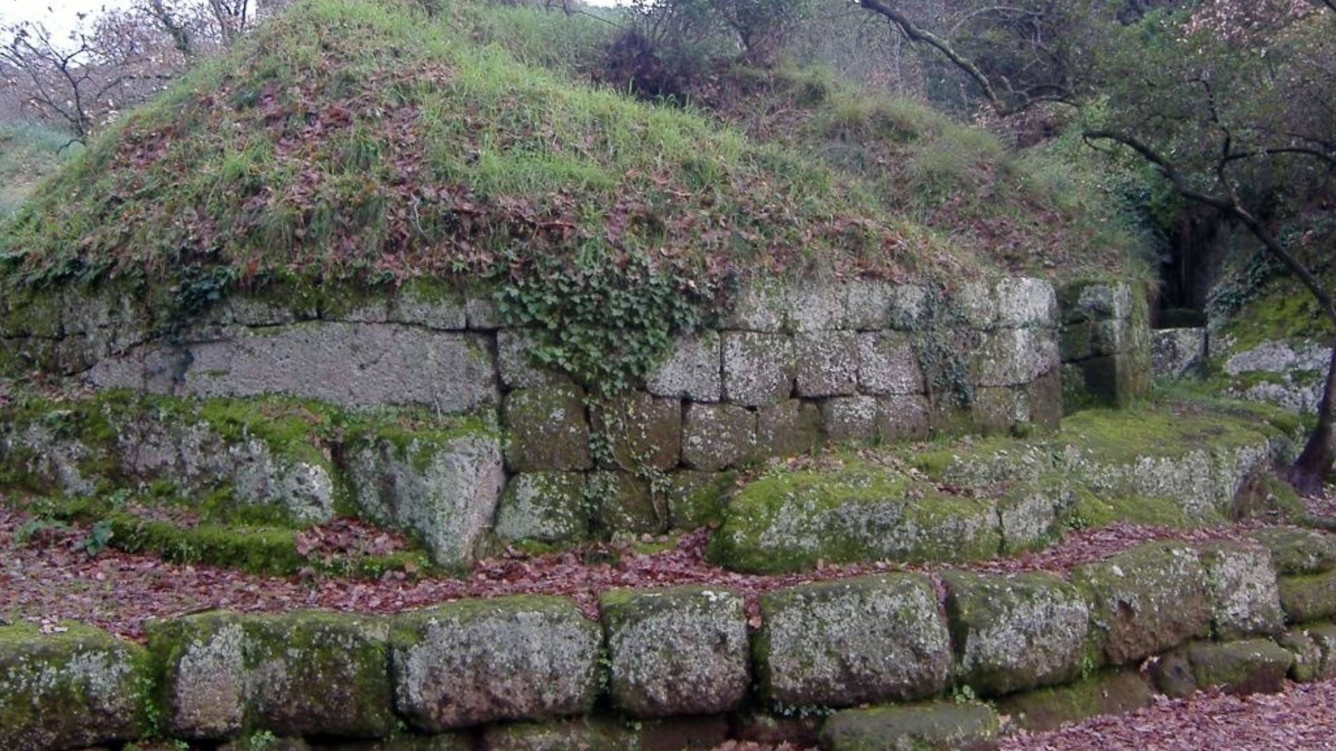 File:Etruscan tomb, with leaves (3268524661).jpg