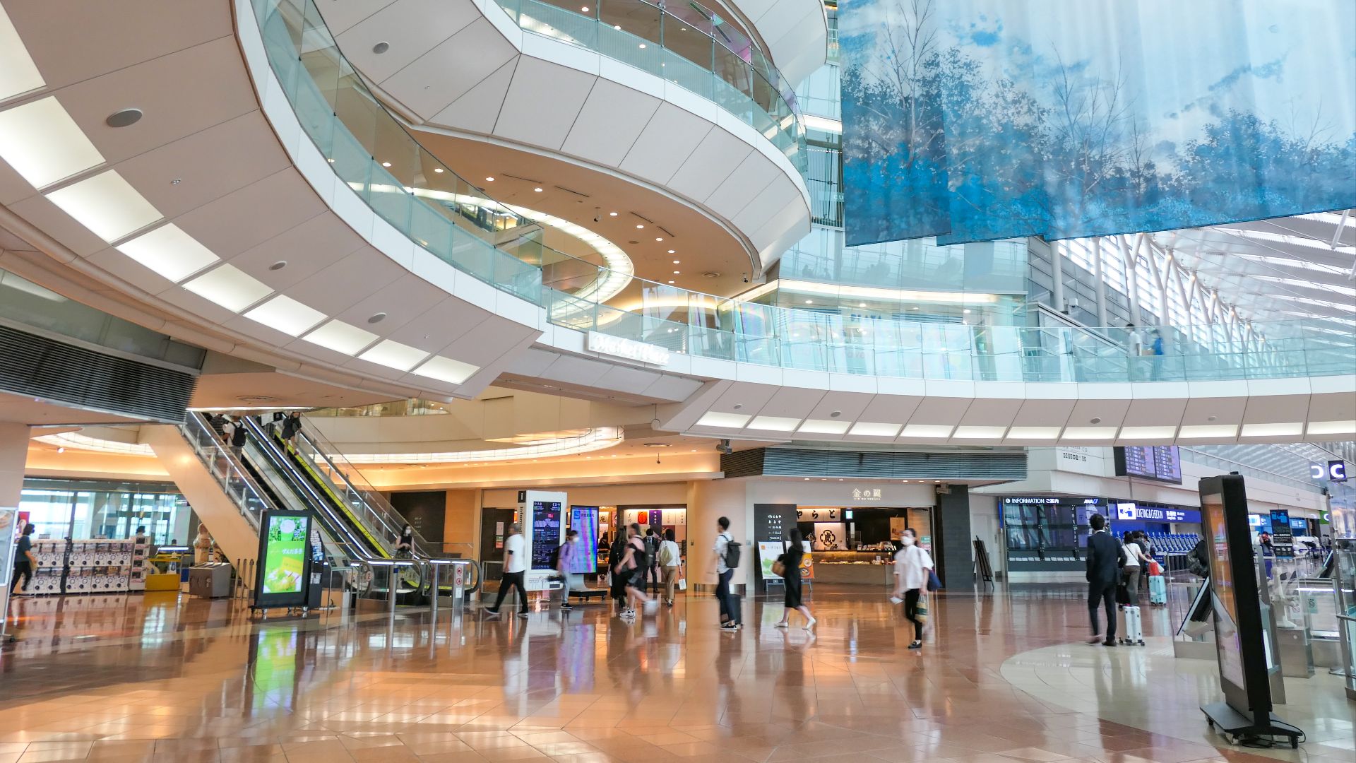File:Tokyo-International-Airport T2 Market-place.jpg