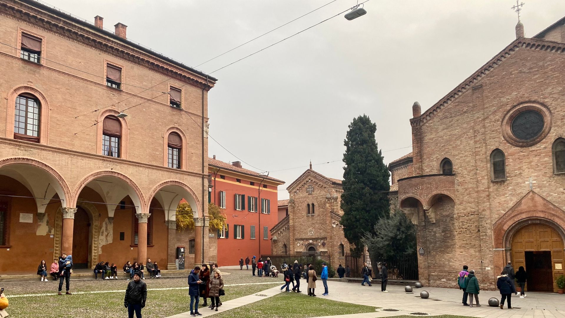 File:Bologna Üniversitesi.jpg