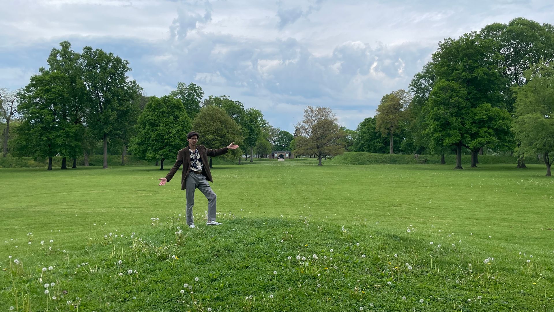 File:Newark Great Circle Central Mound.jpg