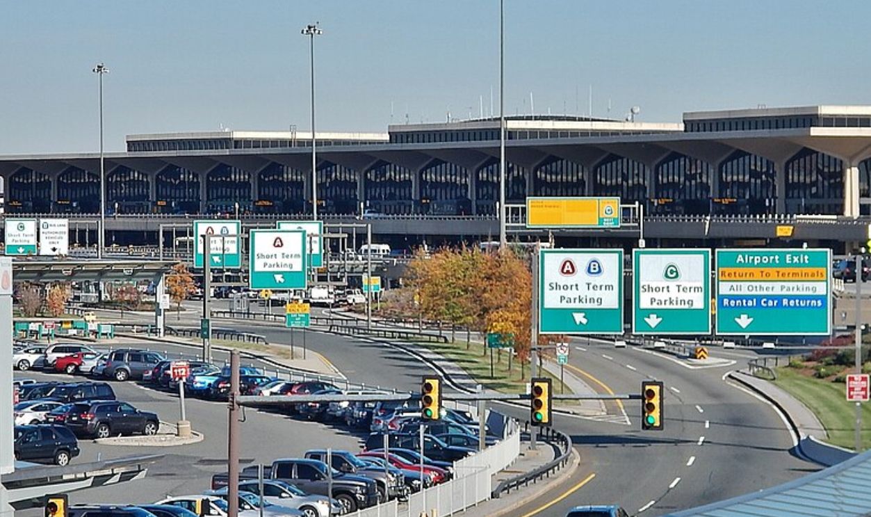 Newark Liberty International Airport (EWR)