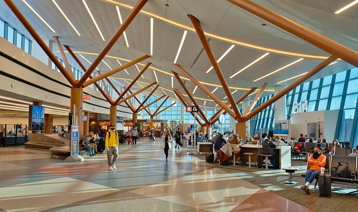 Boston Logan International Airport (BOS)