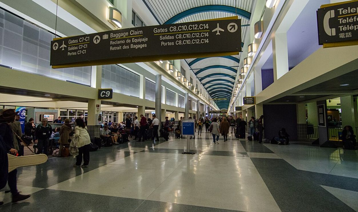  Louis Armstrong New Orleans International Airport (MSY)
